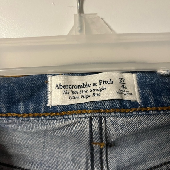 Abercrombie ultra high-rise 90s slim straight Jean, medium wash. Size 27 (4) - Picture 2 of 3